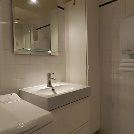 Studio Bormes-les-mimosas, 1 Piece, 4 Personnes - Fr-1-713-149
