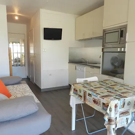 Studio Bormes-les-mimosas, 1 Piece, 4 Personnes - Fr-1-713-149 * Bormes-les-Mimosas