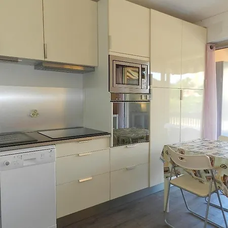 Studio Bormes-les-mimosas, 1 Piece, 4 Personnes - Fr-1-713-149 Daire Bormes-les-Mimosas