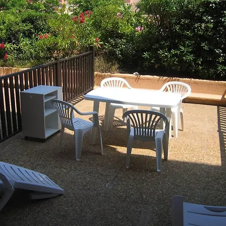 Studio Bormes-les-mimosas, 1 Piece, 4 Personnes - Fr-1-713-149 Daire *